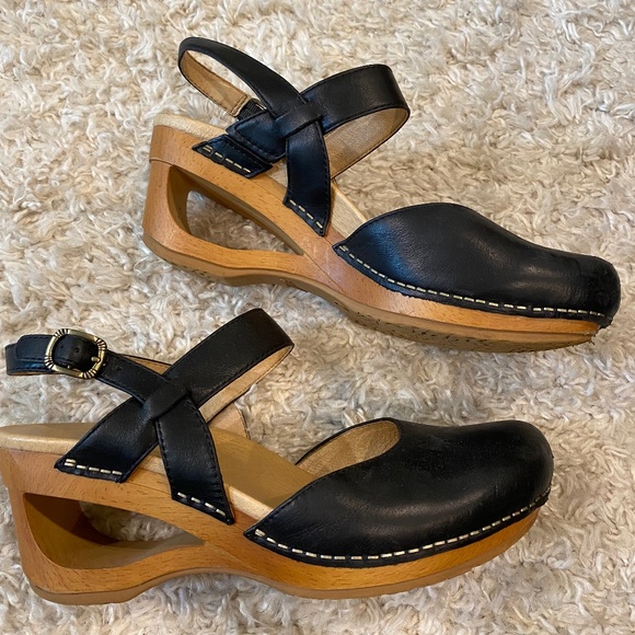 Dansko Shoes - Dansko Taci Clogs